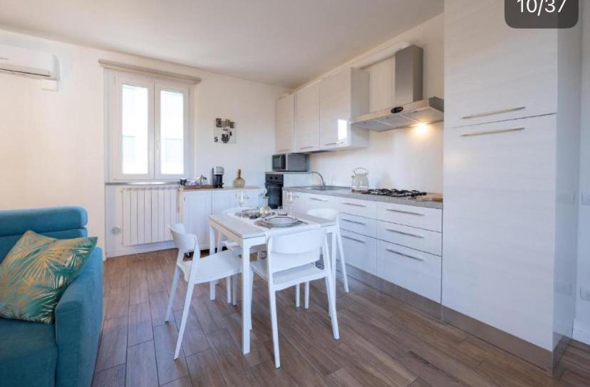 Lora Rose Suite ,Free Parking, Self Check In,2 Como Exterior foto